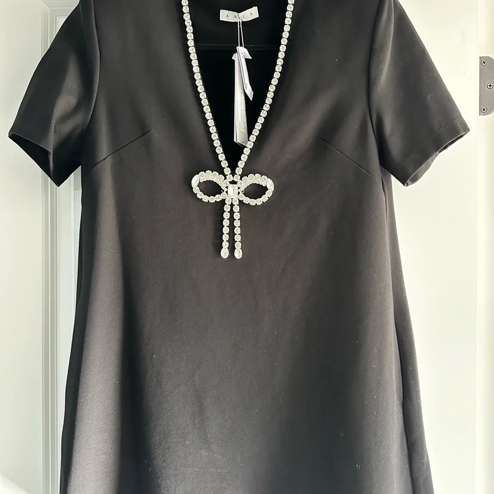 AREA - CRYSTAL BOW V-NECK T-SHIRT DRESS NWT - Picture 7 of 8